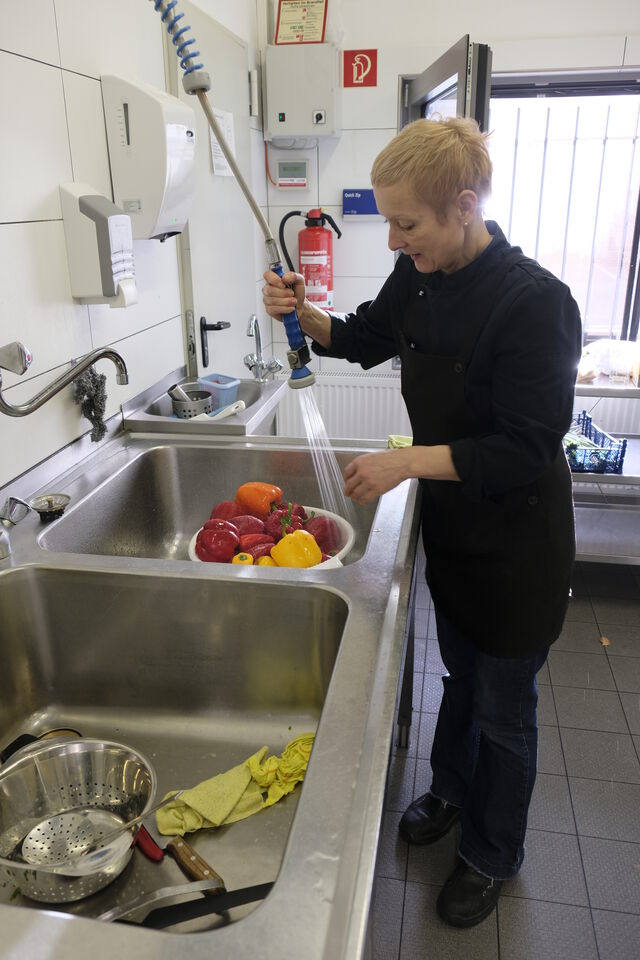 Bei uns wird nur frisches Essen zubereitet. Am liebsten Obst und Gemüse.